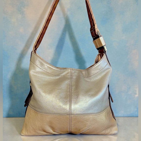Tignanello Handbags - Tignanello Italian Leather Hobo Bag Tan Cream Pebbled Leather Shoulder Tote Bag